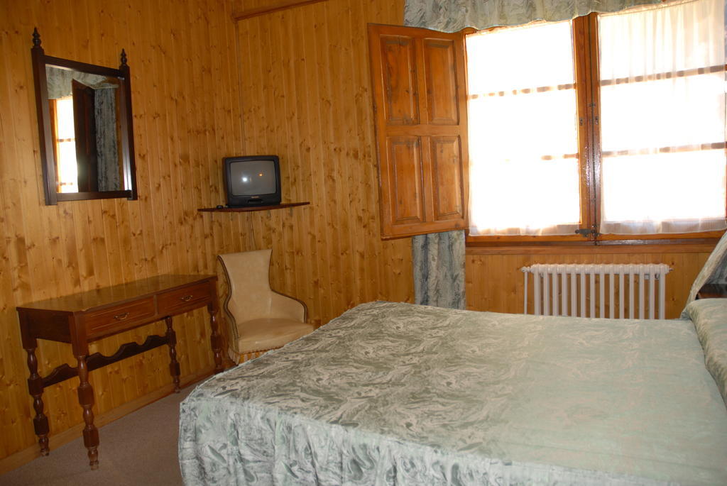 Hotel Europa Les Room photo